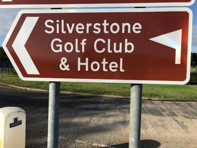 Silverstone Golf Club And Hotel Екстер'єр фото